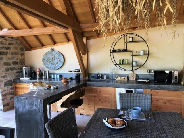 Agreable Chambre D Hote Avec Piscine Et Jacuzzi Thégra Extérieur photo